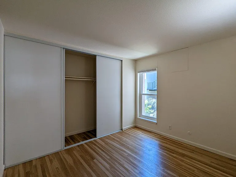 Vanguard Apartments — Photo 24