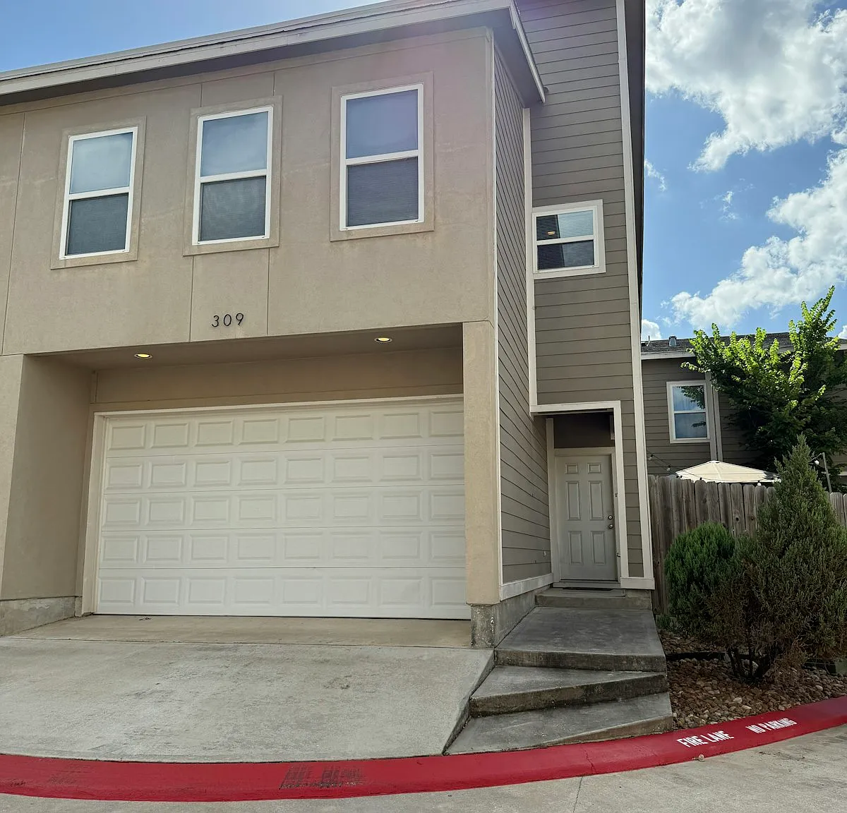309 Felt Cir, Unit 1 — Photo 1