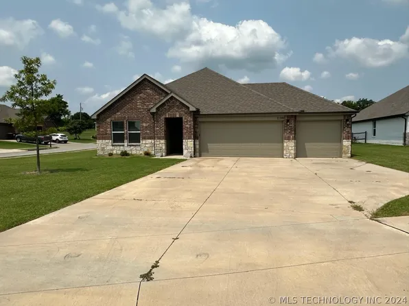 11390 S 281st East Pl, Coweta, OK 74429