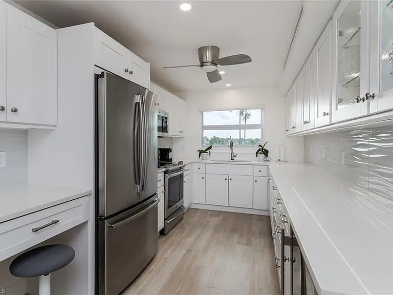 3450 Gulf Shore Blvd N #210 — Photo 12