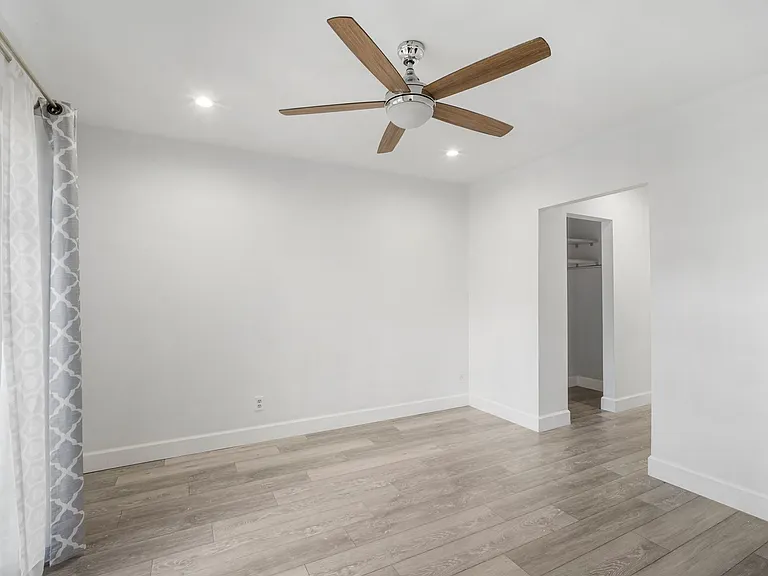 608 Overhill Dr — Photo 10