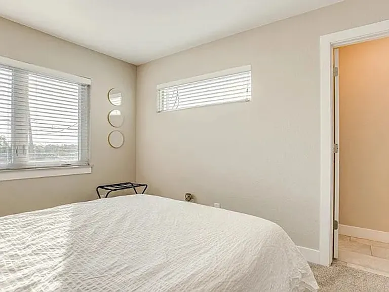 940A Tennyson St — Photo 15