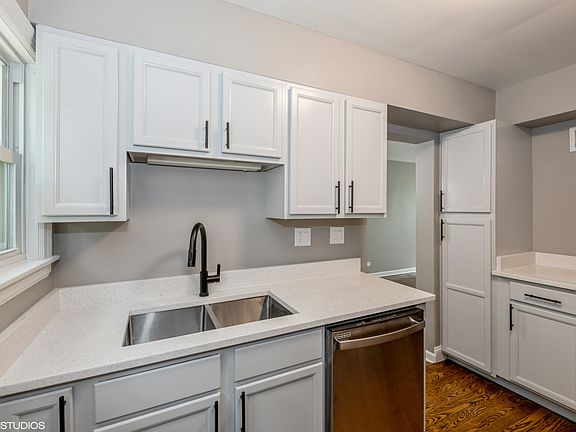 5th image of 226 S Maple Ave Unit F