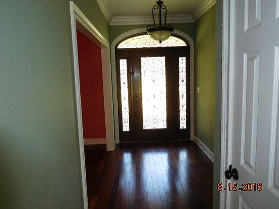 4th image of 265 Robinson St NE