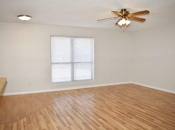 3rd image of 444 Park Center Blvd