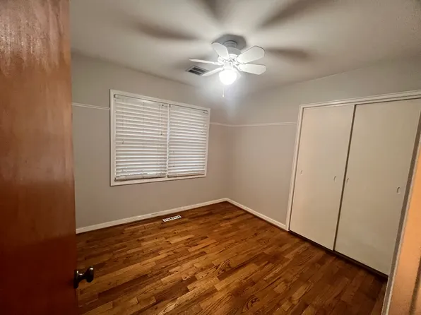 6305 W 81st St, Overland Park, KS 66204