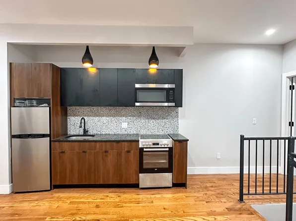 325 Putnam Avenue image 1 of 14