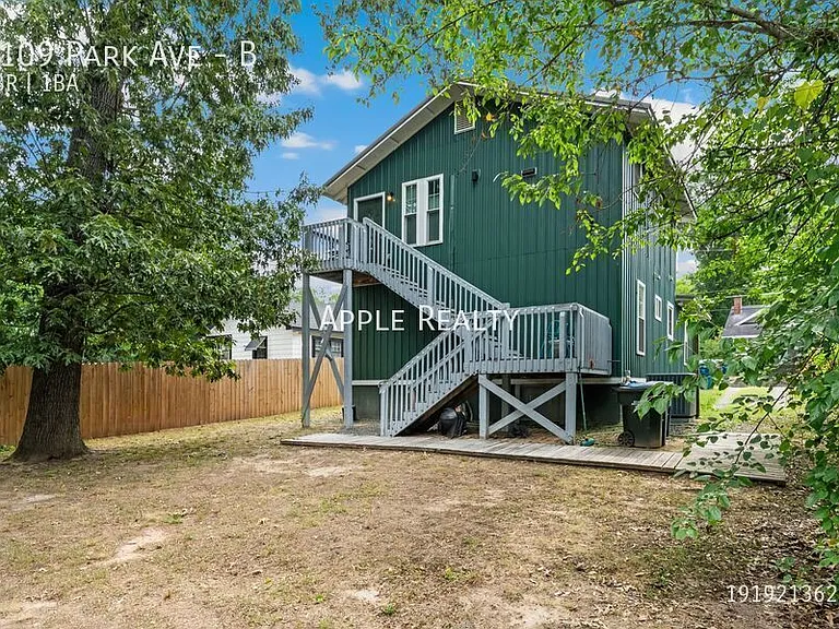 1109 Park Ave #B — Photo 11