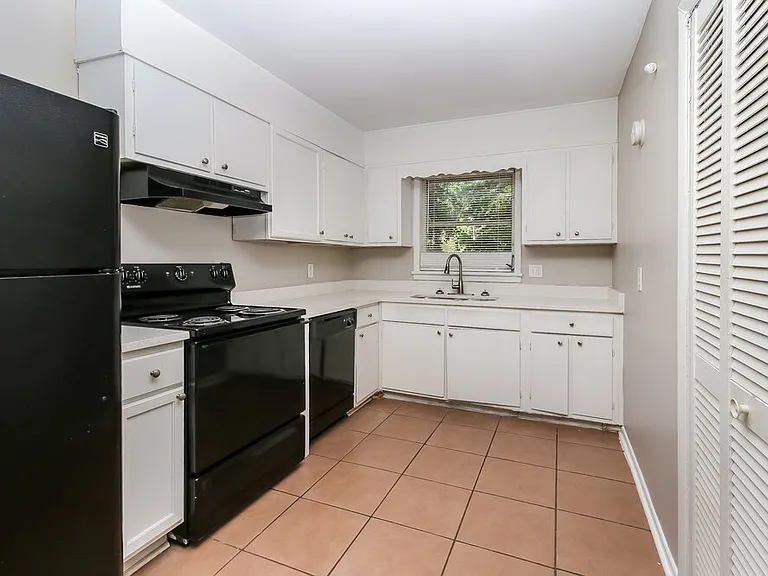 5141 Hillside Dr — Photo 7