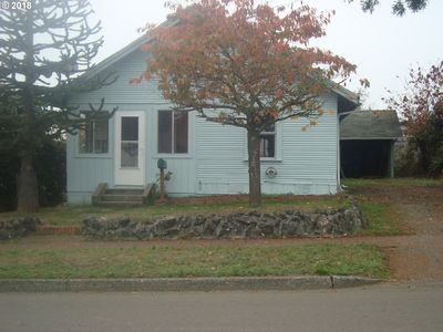 564 E 10th St, Coquille, OR, 97423