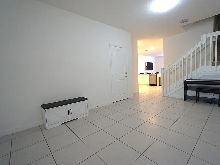23010 SW 128th Pl — Photo 3