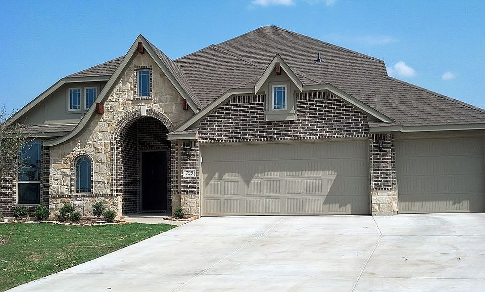 1st image of 729 Stribling Dr