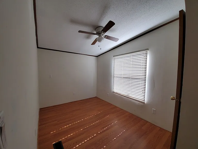 4043 Nashville Dr — Photo 17