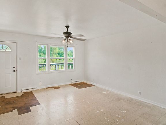 4th image of 10300 Farrand Rd