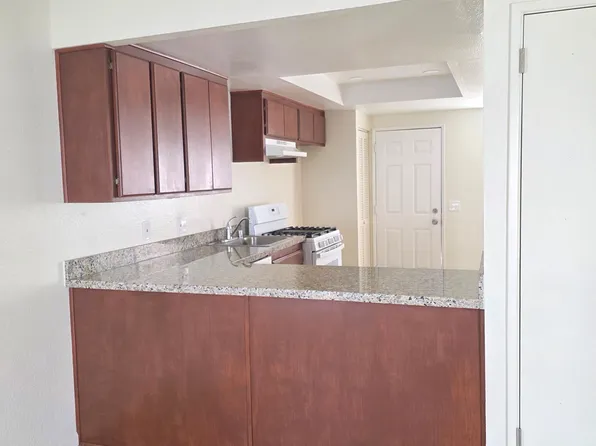 38117 10th St E APT 2, Palmdale, CA 93550