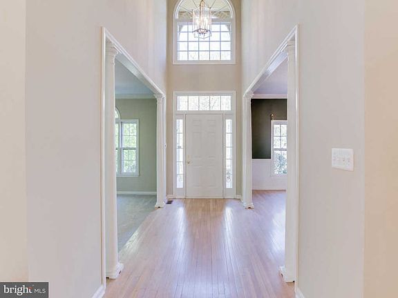 2nd image of 6714 Hartwood Ln