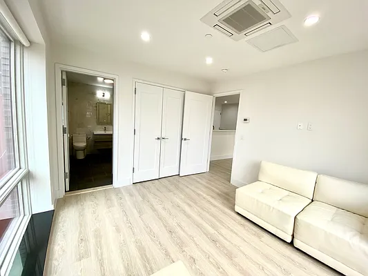 Rented by Nest Seekers International | media 20