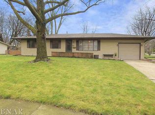 201 Rowe Dr, Bloomington, IL 61701