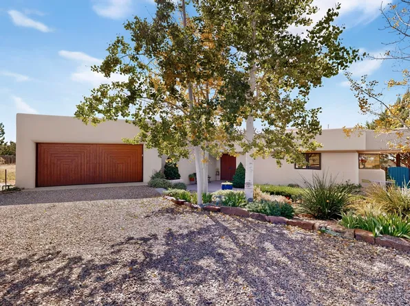 3 Laguna Ln, Santa Fe, NM 87508