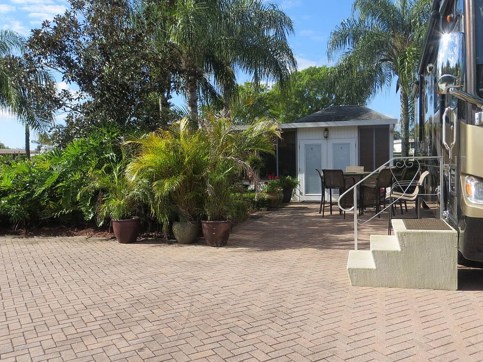 1st image of 2642 Saint George Dr