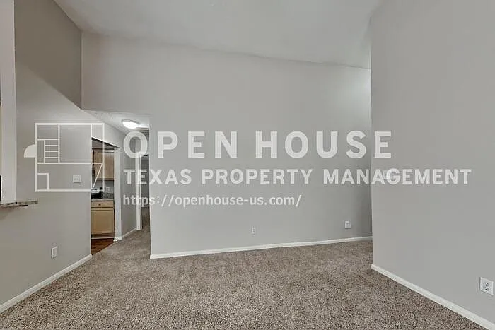 3 bed, 2.0 bath, 1872 sqft, $1,800 — Photo 4