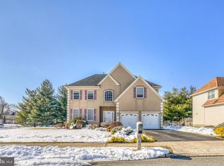 310 Par Dr, Philadelphia, PA 19115