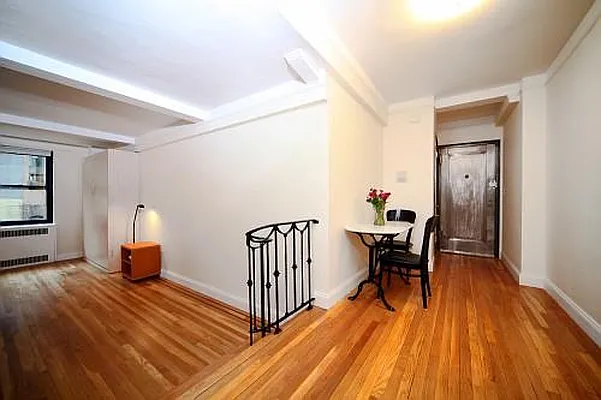 Rented by Bank Neary | media 2