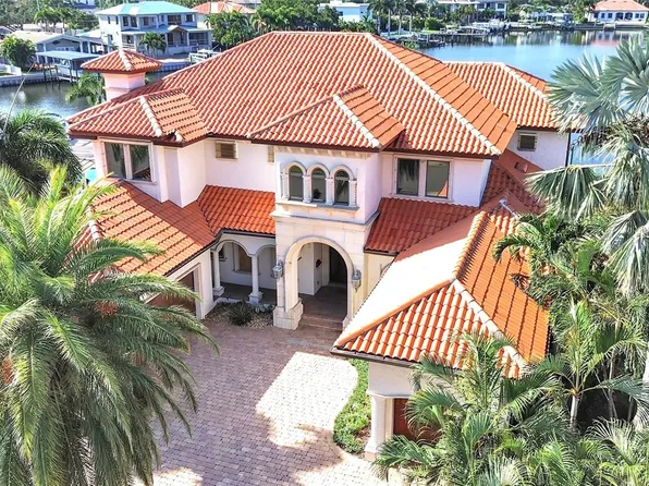 1097 Eden Isle Dr NE, Saint Petersburg, FL 33704