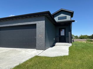 842 1st Ave, Horace, ND 58047