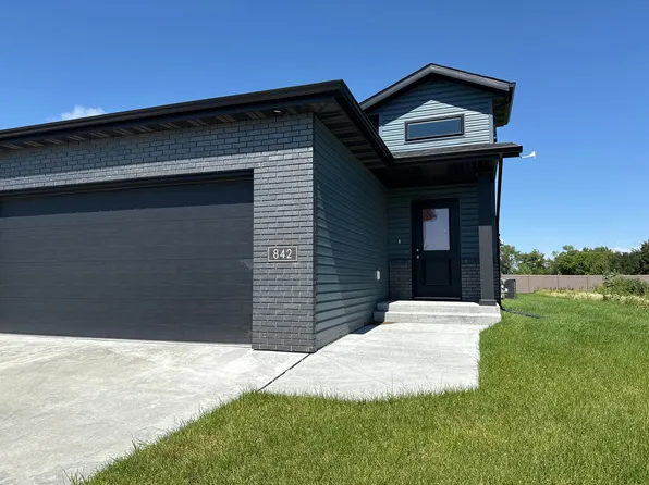 842 1st Ave, Horace, ND 58047
