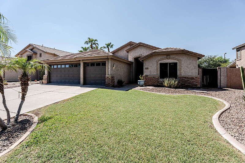 1st image of 1058 S Roca St