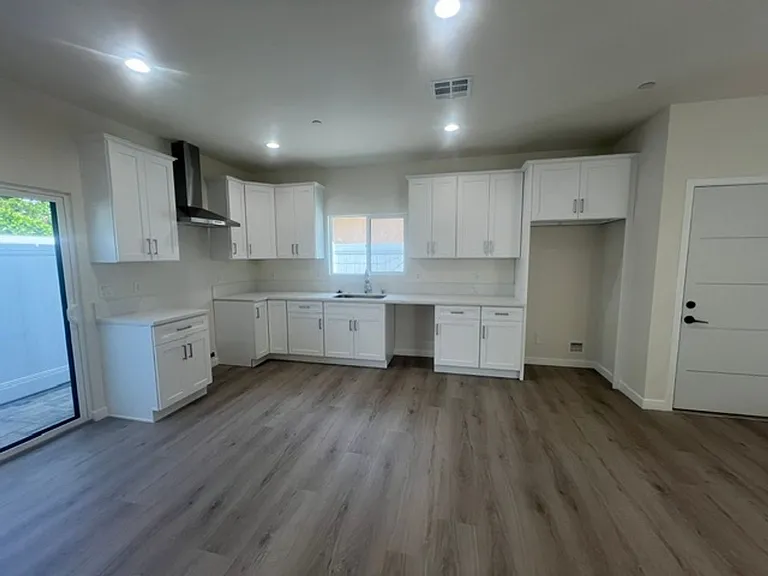 7317 -7321 Garden Grove Avenue — Photo 94