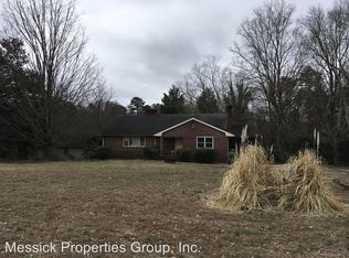 2940 Reynolda Rd, Winston Salem, NC 27106