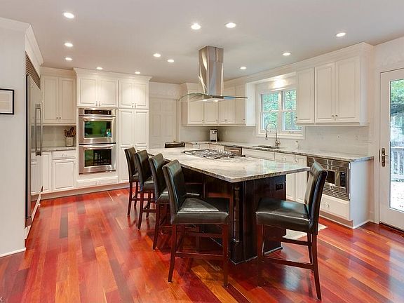 4th image of 8012 Barberry Hill Dr