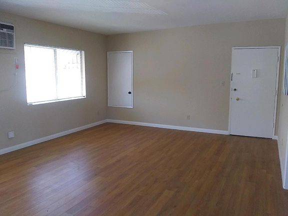3rd image of 8556 Saturn St #4