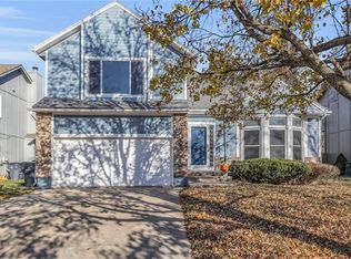 12517 S Alcan Cir, Olathe, KS 66062