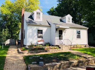 814 5th St, Nicollet, MN 56074