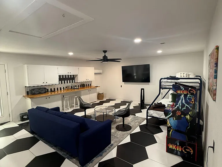 Attention- Room doesn't come with Game Console Removed