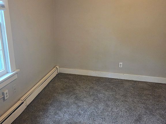 5th image of 411 Barney St #11580735