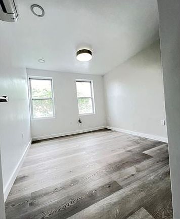 4th image of 8613 18th Ave