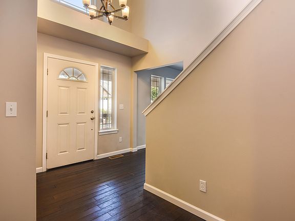 4th image of 3714 NE Trout Brook Ln