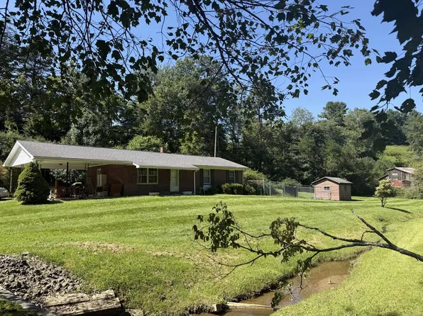 917 McGhee Rd, Woodlawn, VA 24381