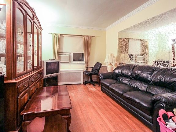 2nd image of 32-33 43rd St #2