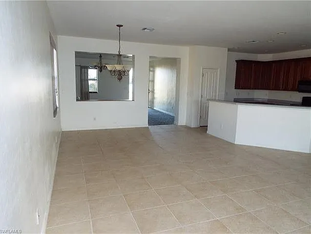 1422 NE 10th St — Photo 6