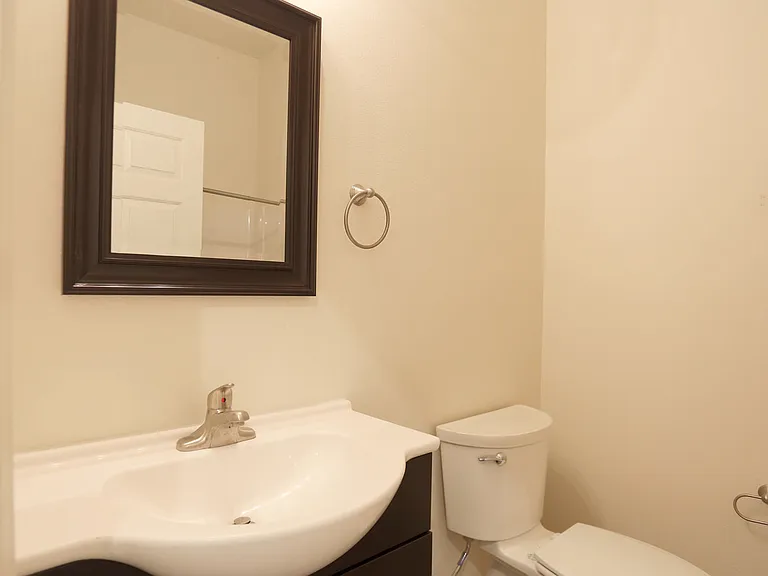 7180 N Leavitt Ave — Photo 39