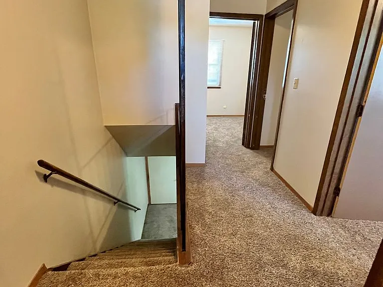 3804 S Hawthorne Ave — Photo 17
