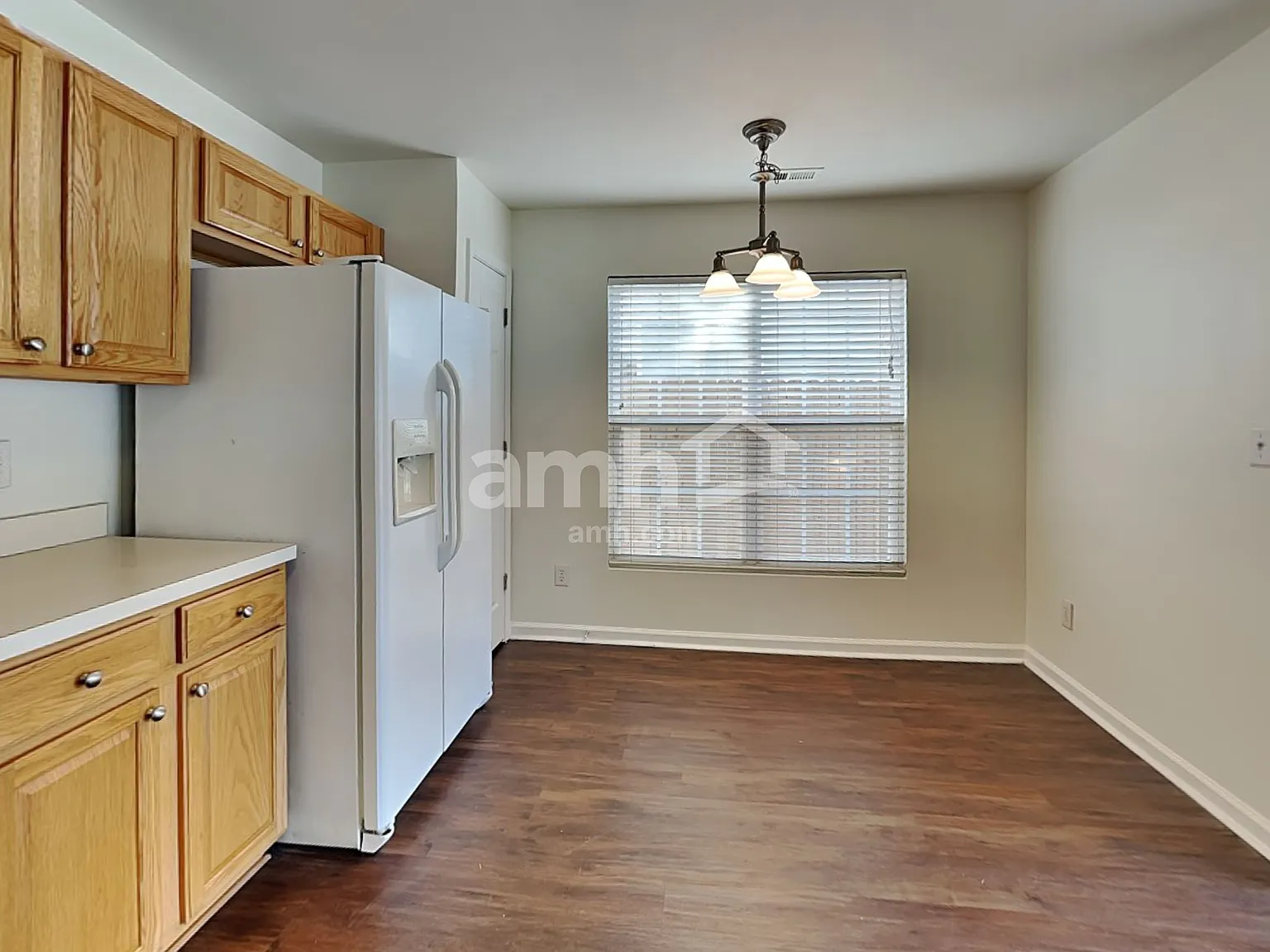 3 bed, 2.5 bath, 1750 sqft, $2,000 — Photo 3