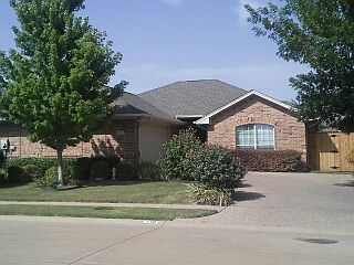 1st image of 130 Bluebonnet Ln