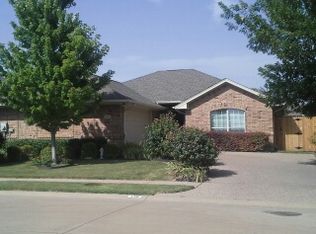 130 Bluebonnet Ln, Waxahachie, TX 75165