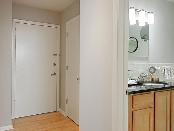 3rd image of 3215 Pillsbury Ave S APT 4